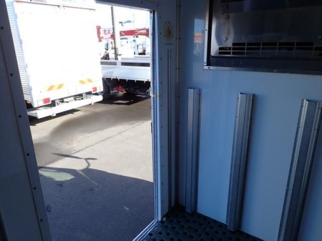 MITSUBISHI CANTER 2020 Image 31