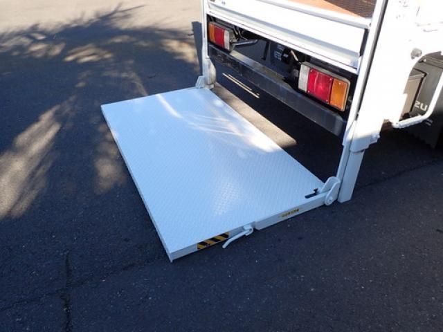 ISUZU ELF 2018 Image 31