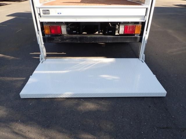 ISUZU ELF 2018 Image 31