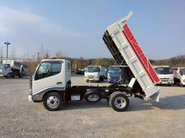 HINO DUTRO 2016 Image 31