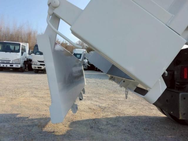 HINO DUTRO 2016 Image 31