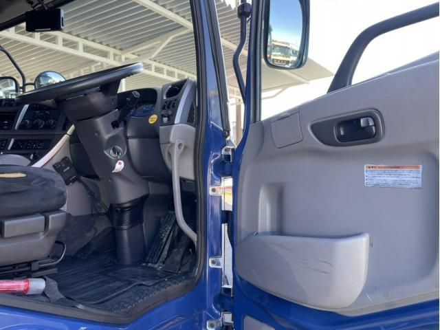 NISSAN DIESEL QUON 2016 Image 31