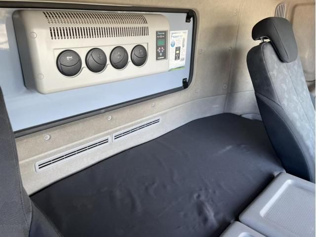 NISSAN DIESEL QUON 2016 Image 31