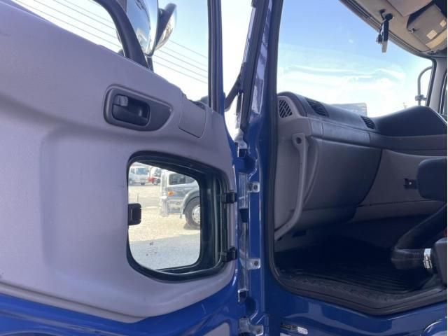 NISSAN DIESEL QUON 2016 Image 31