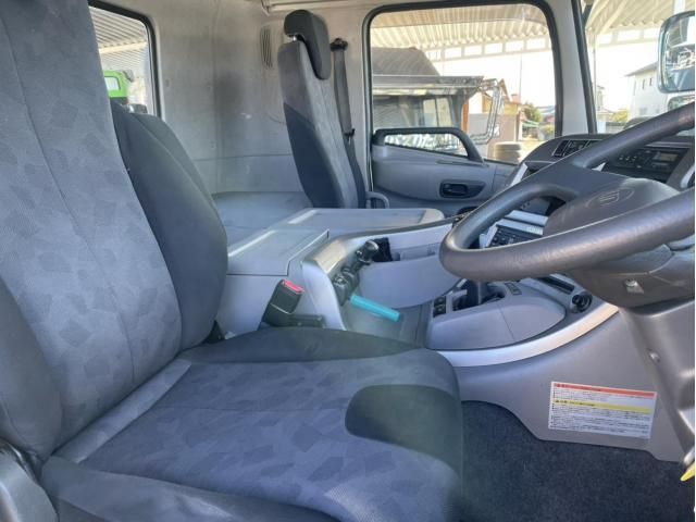 NISSAN DIESEL QUON 2017 Image 31