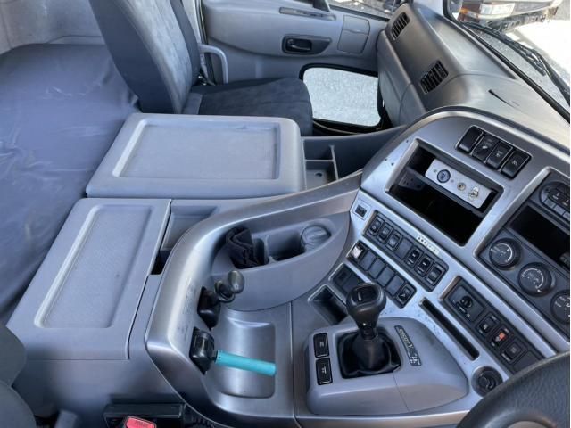 NISSAN DIESEL QUON 2017 Image 31