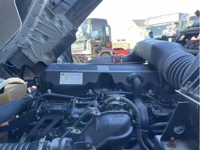 NISSAN DIESEL QUON 2017 Image 31