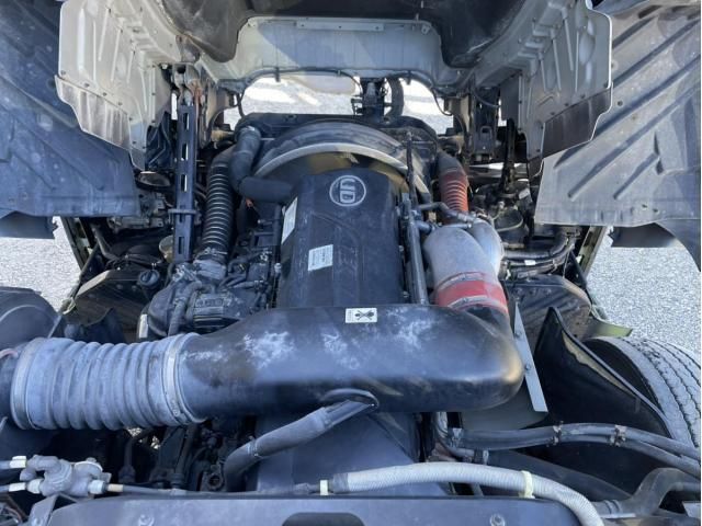 NISSAN DIESEL QUON 2017 Image 31