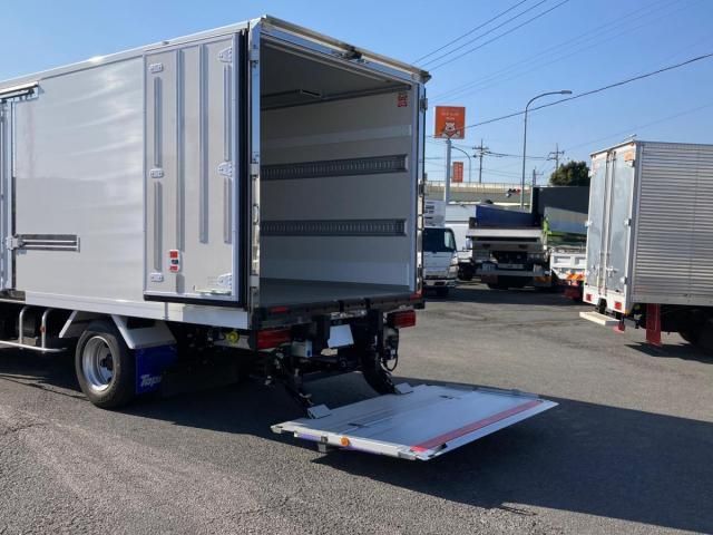 MITSUBISHI CANTER 2025 Image 31