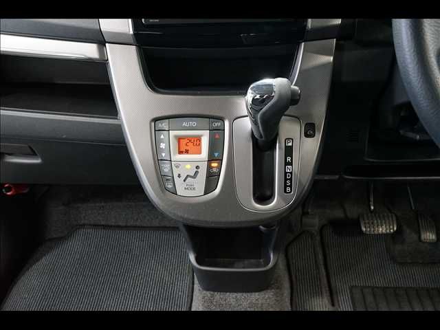 DAIHATSU MOVE CUSTOM 2013 Image 31
