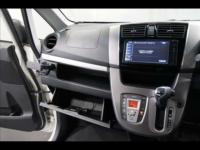 DAIHATSU MOVE CUSTOM 2013 Image 31