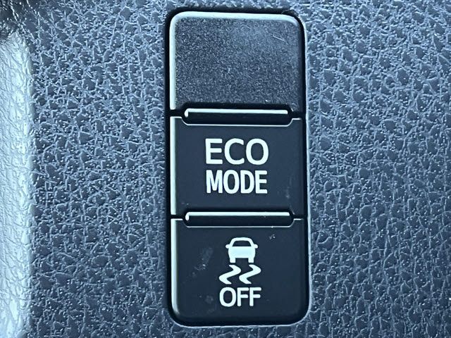 TOYOTA ESQUIRE 2019 Image 31