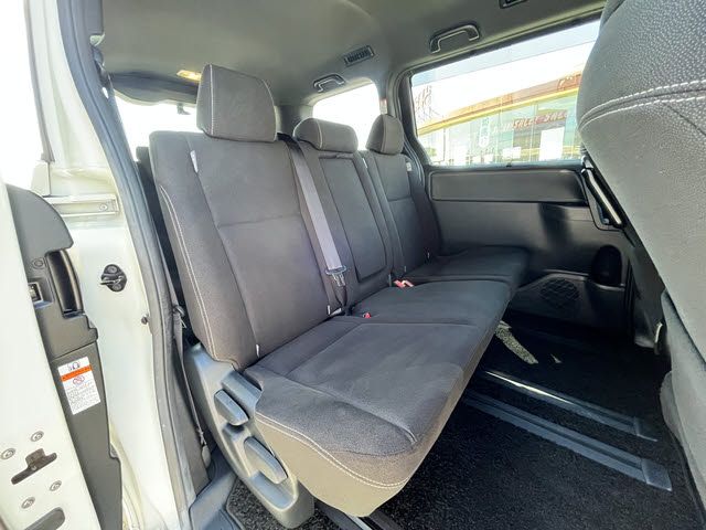 TOYOTA ESQUIRE 2019 Image 31