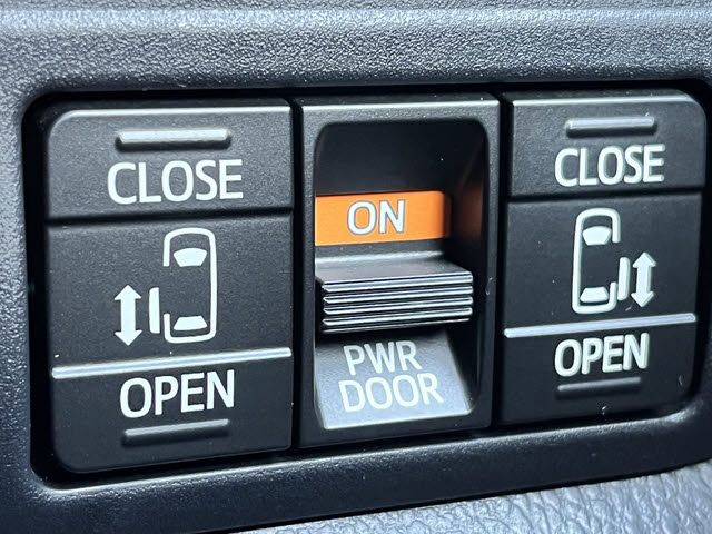 TOYOTA ESQUIRE 2019 Image 31