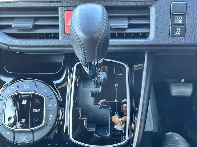 TOYOTA ESQUIRE 2019 Image 31