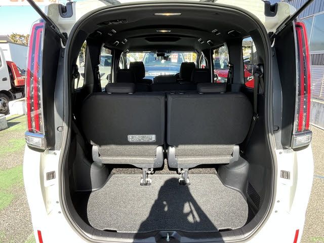 TOYOTA ESQUIRE 2019 Image 31