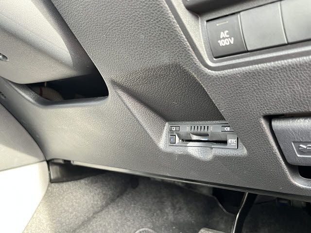 TOYOTA YARIS CROSS HYBRID 2022 Image 31