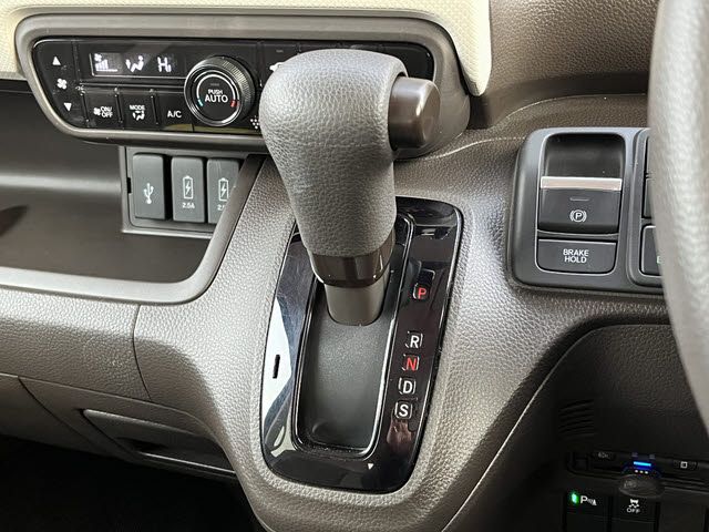 HONDA N BOX 2023 Image 31
