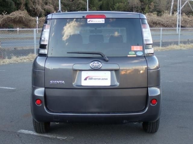 TOYOTA SIENTA 2015 Image 31