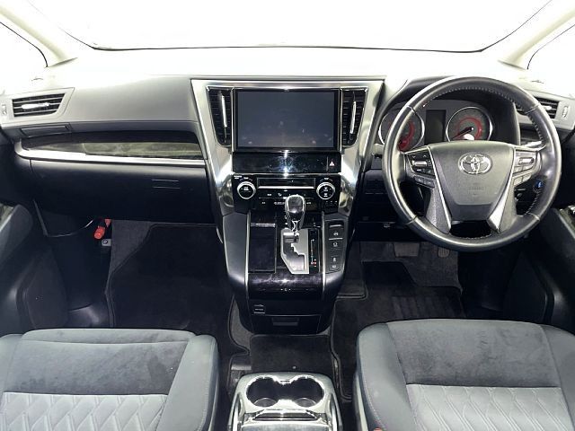 TOYOTA VELLFIRE 2018 Image 31