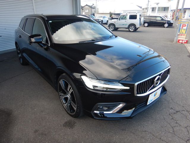 VOLVO V60 2019 Image 31