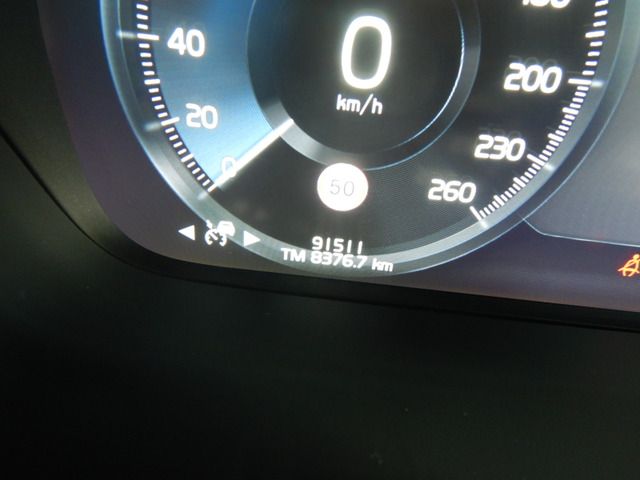 VOLVO V60 2019 Image 31