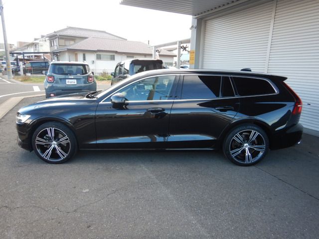 VOLVO V60 2019 Image 31