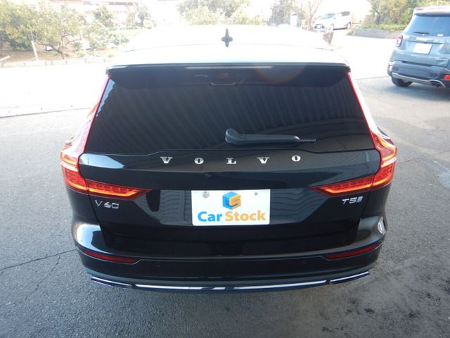 VOLVO V60 2019 Image 31