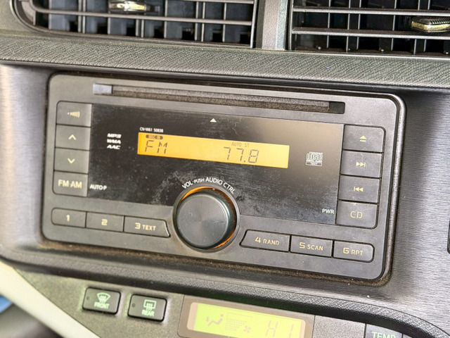 TOYOTA AQUA 2014 Image 31