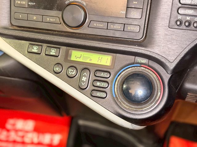 TOYOTA AQUA 2014 Image 31