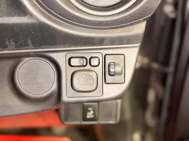 TOYOTA AQUA 2014 Image 31