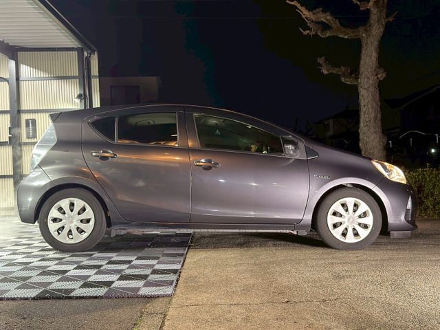 TOYOTA AQUA 2014 Image 31