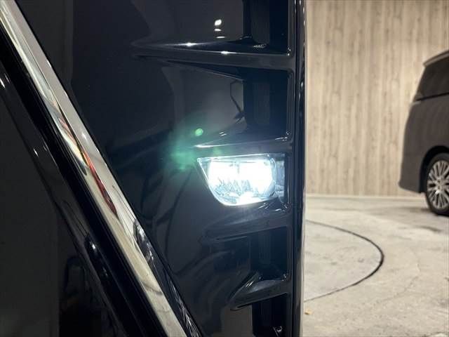 TOYOTA VOXY HYBRID 2018 Image 31