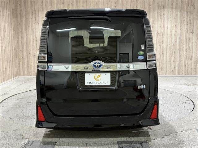 TOYOTA VOXY HYBRID 2018 Image 31