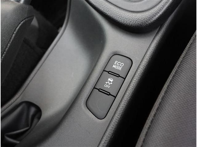 TOYOTA YARIS 2020 Image 31