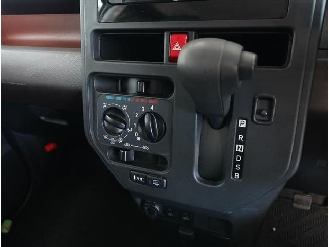 TOYOTA TANK 2019 Image 31