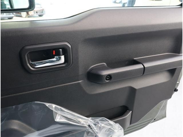 SUZUKI JIMNY NOMADE 2025 Image 31