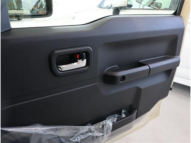 SUZUKI JIMNY NOMADE 2025 Image 31