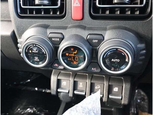 SUZUKI JIMNY NOMADE 2025 Image 31