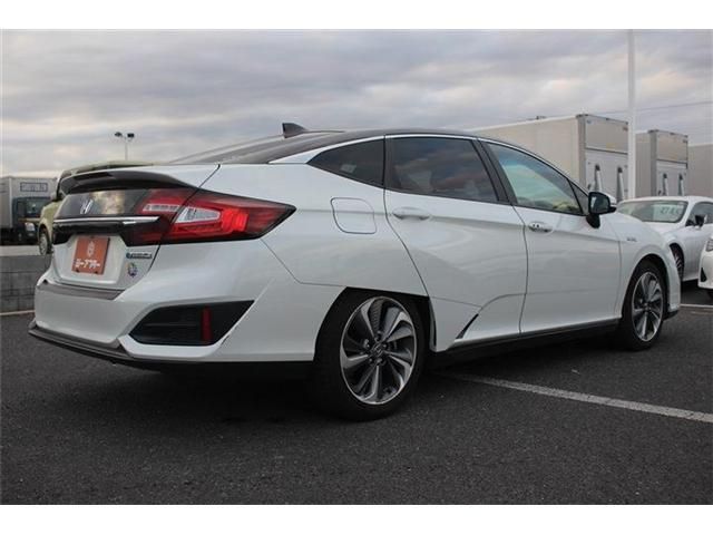 HONDA CLARITY PHEV 2018 Image 31