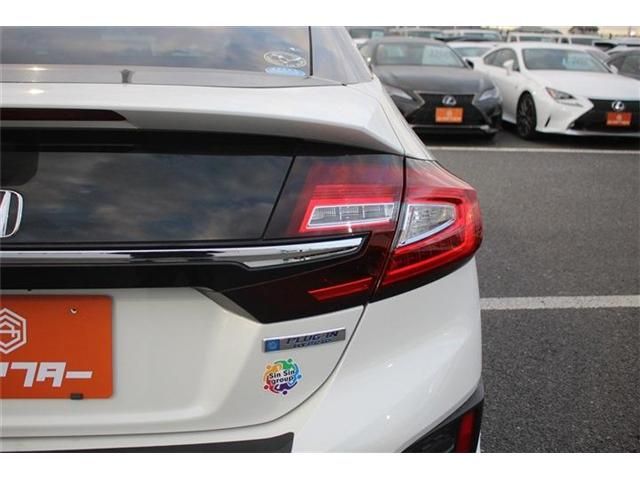 HONDA CLARITY PHEV 2018 Image 31