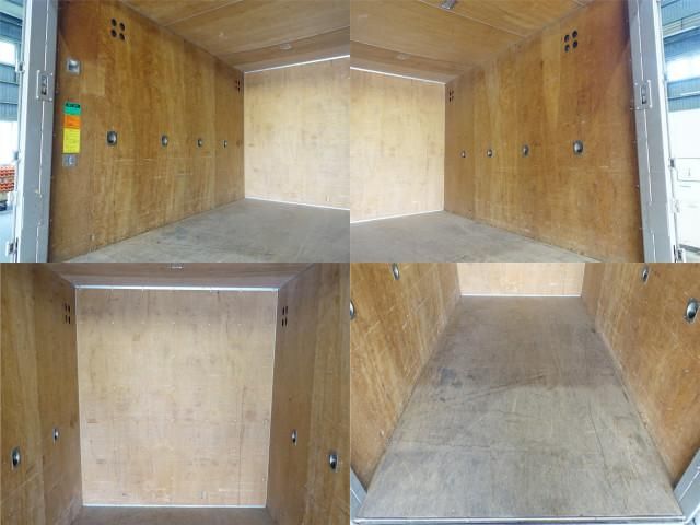 MITSUBISHI CANTER 2012 Image 31