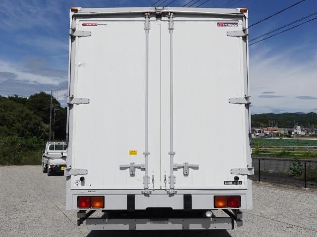 MITSUBISHI FUSOU FIGHTER 2013 Image 31