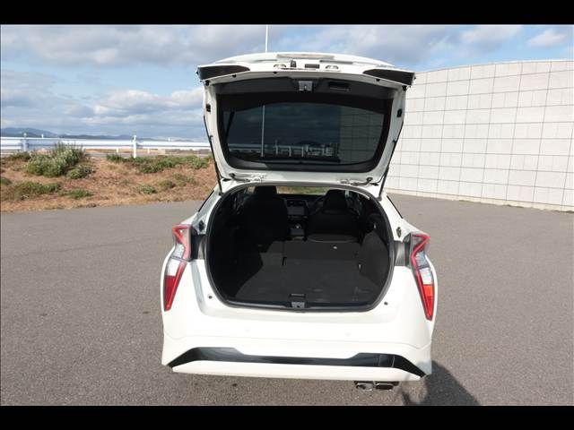 TOYOTA PRIUS 4WD 2016 Image 31