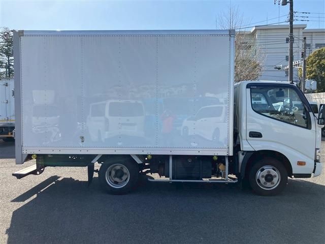 HINO DUTRO 2017 Image 31