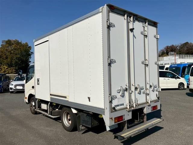 HINO DUTRO 2017 Image 31