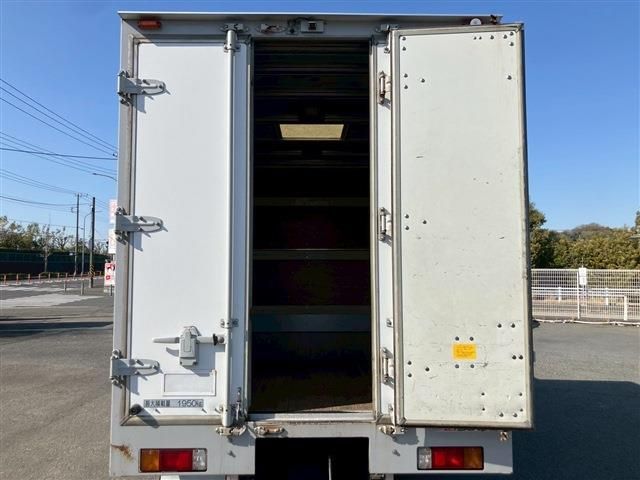 HINO DUTRO 2017 Image 31