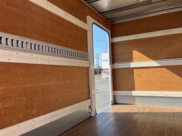 HINO DUTRO 2017 Image 31