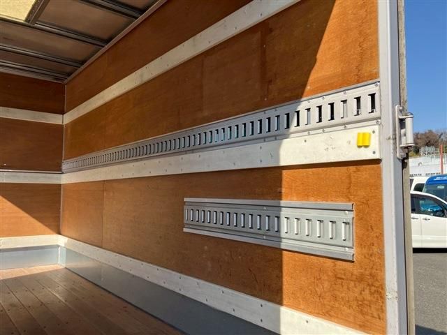 HINO DUTRO 2017 Image 31