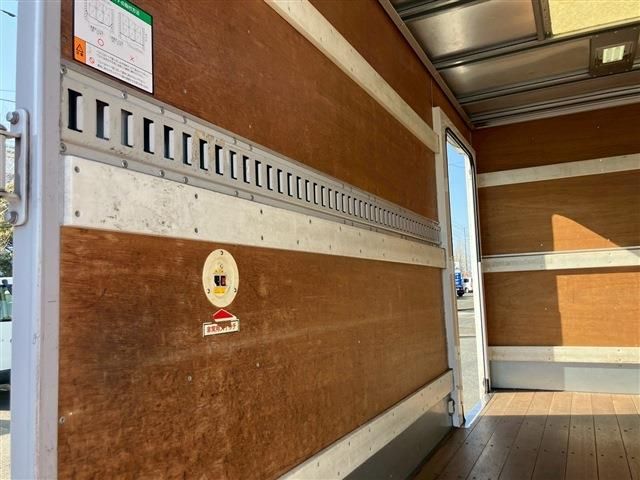 HINO DUTRO 2017 Image 31